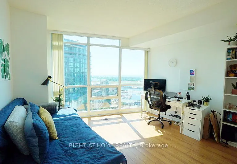 219 Fort York Blvd #3307 — Photo 32