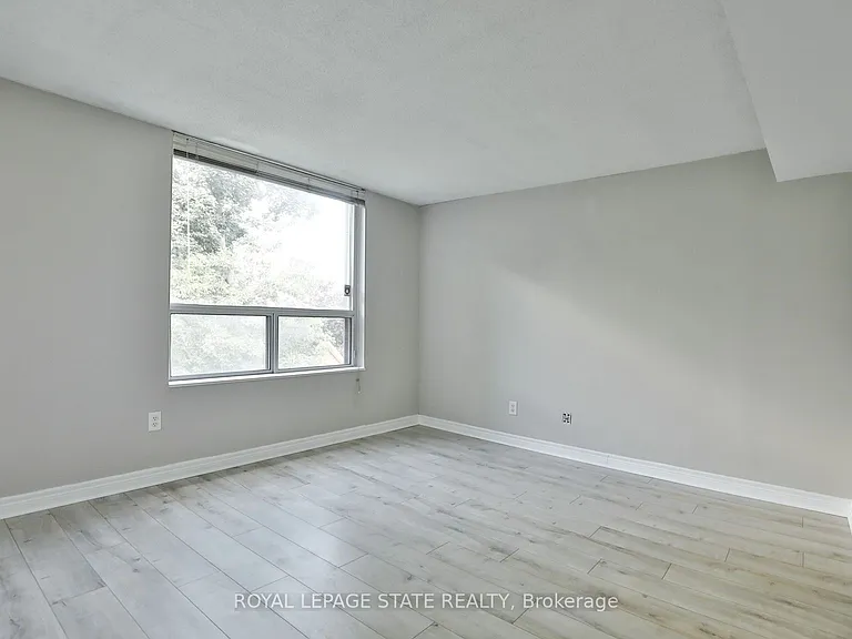 400 York Blvd #208 — Photo 16