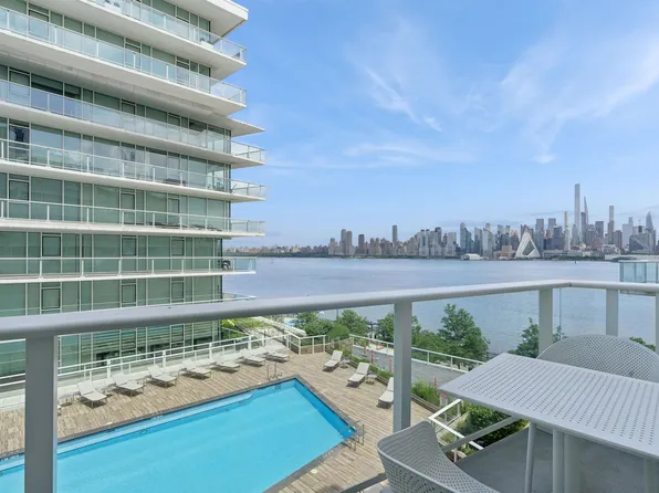 800 Avenue At Port Imperial image 9 of 33