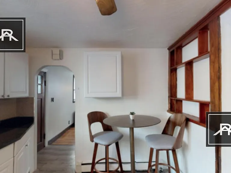 199 Hurley St — Photo 2