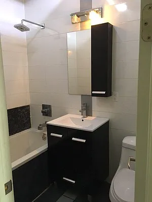 Rented by Zeetex Realty Corp | media 50