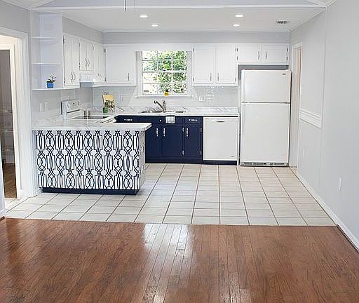 Open concept kitchen - den.