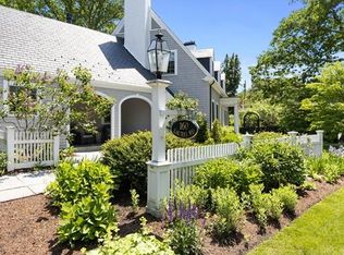 160 Laurel Rd, Brookline, MA 02467