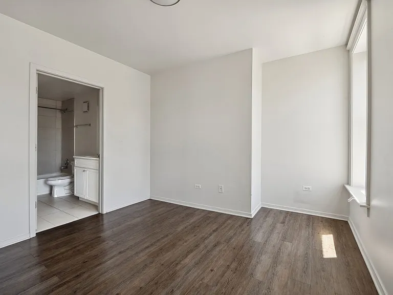 30 East Roosevelt — Photo 27