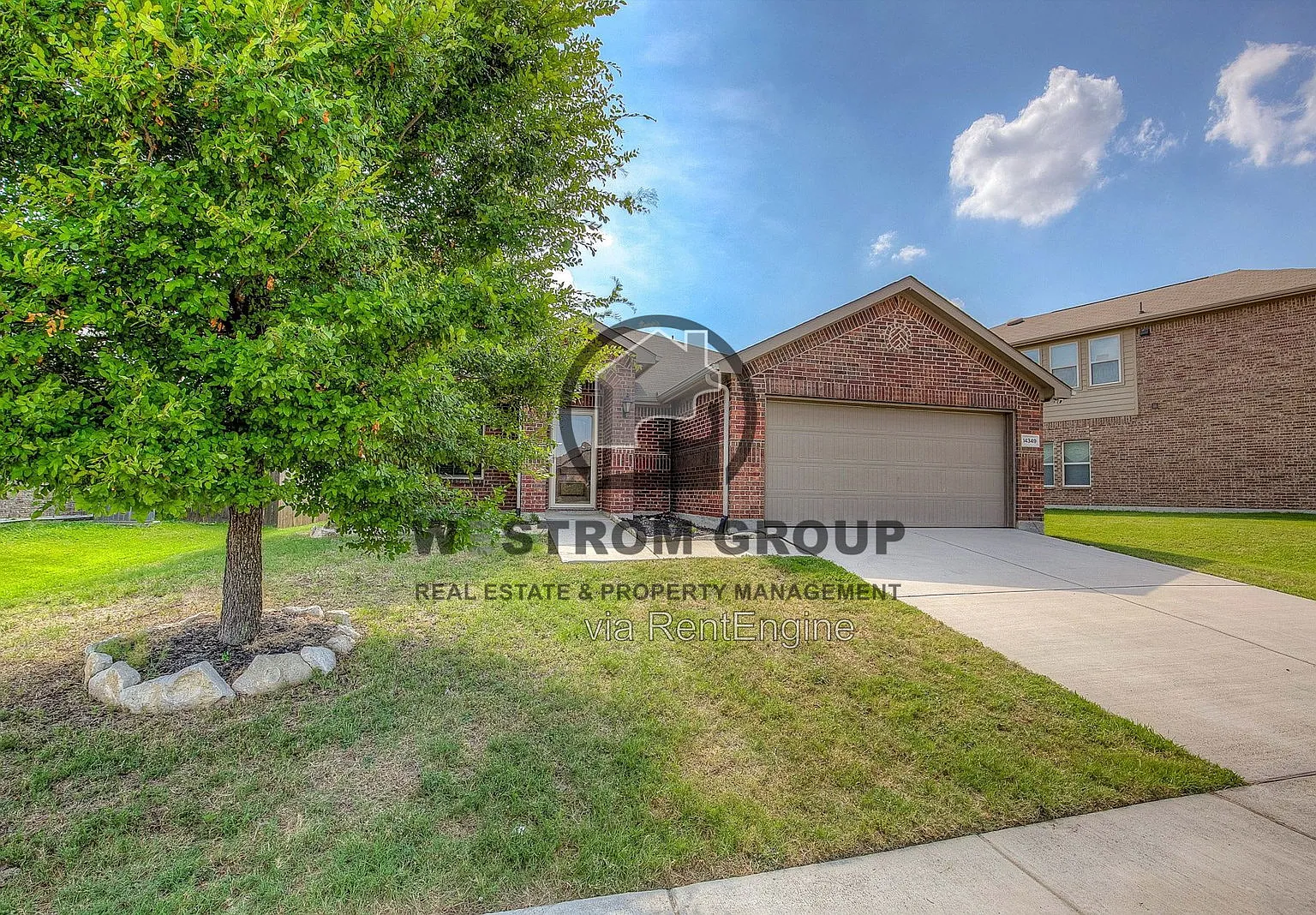 3 bed, 2.0 bath, 1390 sqft, $2,045 — Photo 3