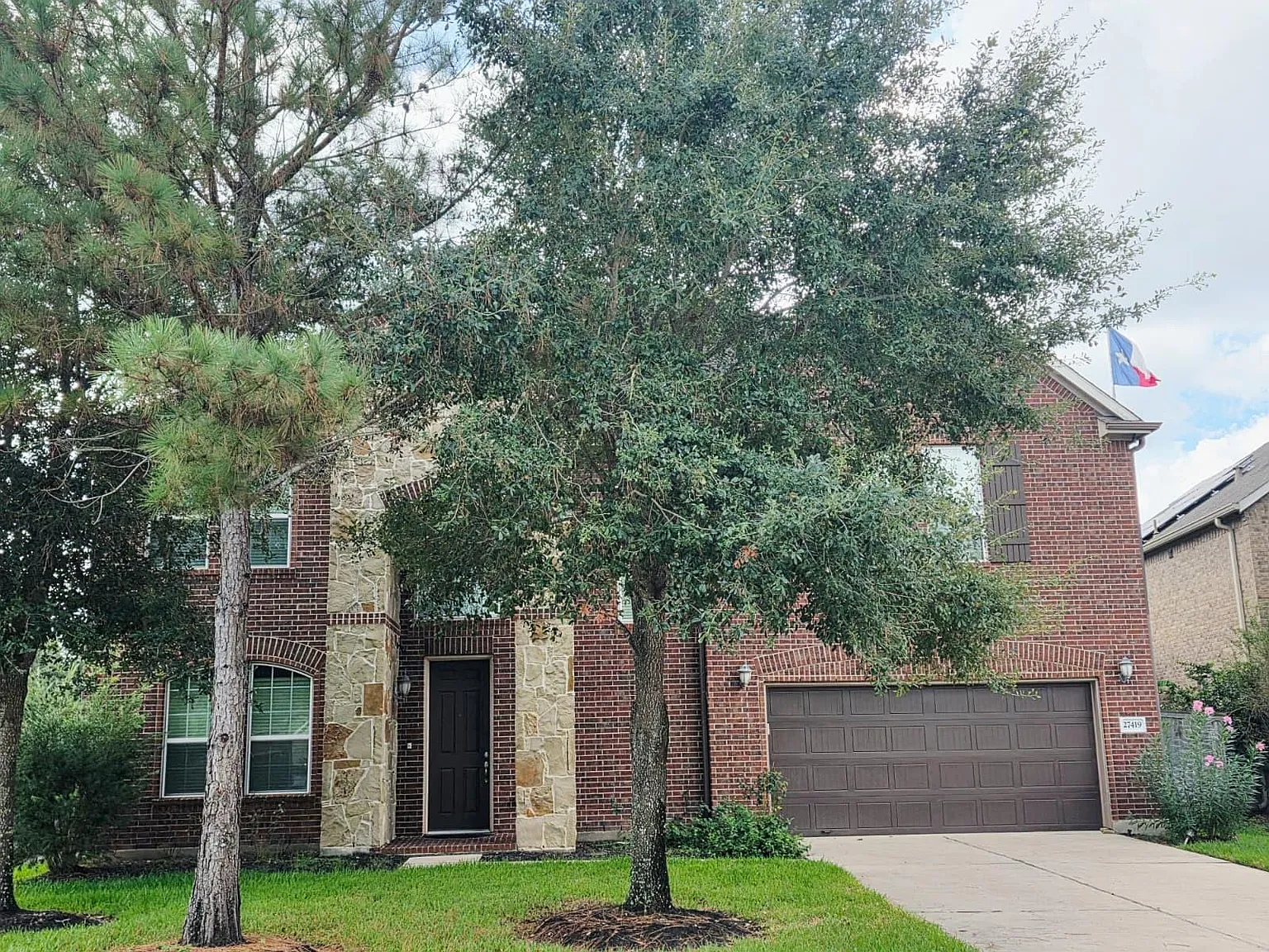 4 bed, 3.5 bath, 4224 sqft, $3,700 — Photo 1