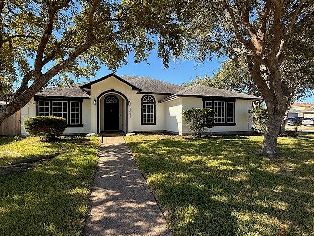 1st image of 7001 Madiera Dr