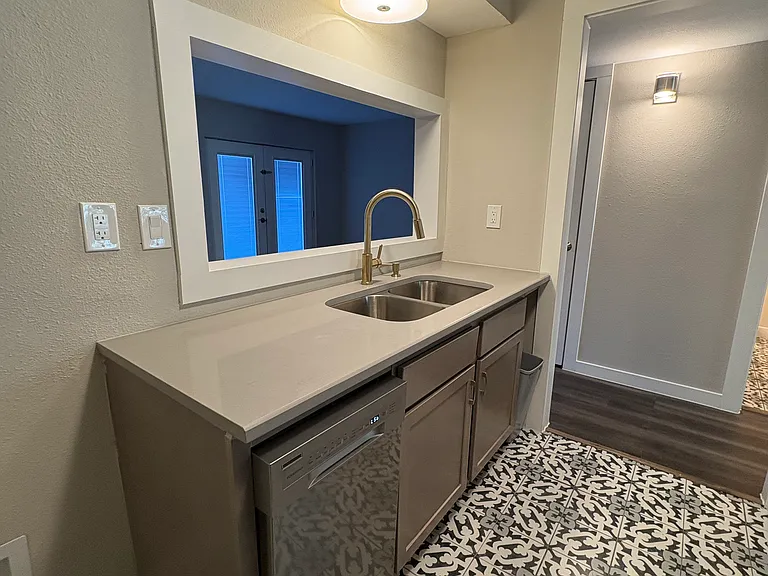 206 Rolling Hills Pl — Photo 7