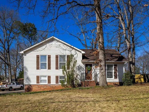 1328 Whirlaway Cir, Helena, AL 35080