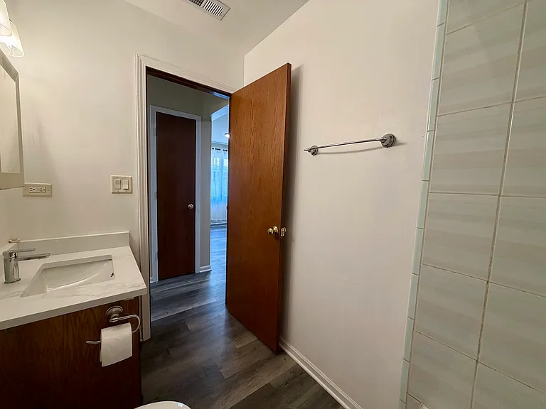 4600 Grove Ave #2N — Photo 9