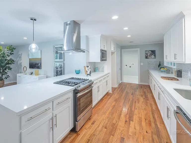 10058 Larston St — Photo 9