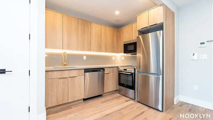 Rented by Nooklyn NYC LLC | media 4