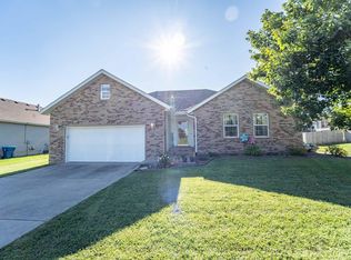 579 S Carriage Xing, Nixa, MO 65714