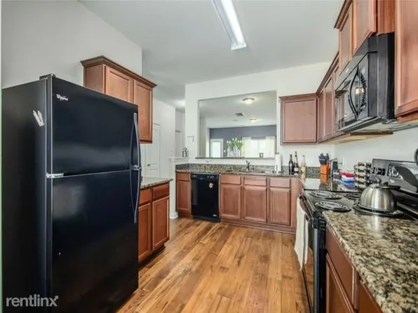 6915 Orchid St, Baytown, TX 77521