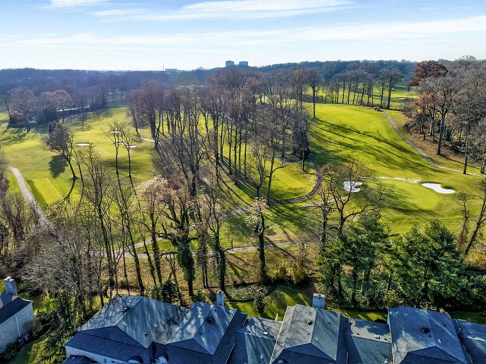 1st image of 62 Fairway Cir N