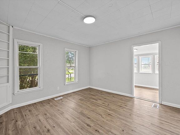 5th image of 2627 E 2nd Ave