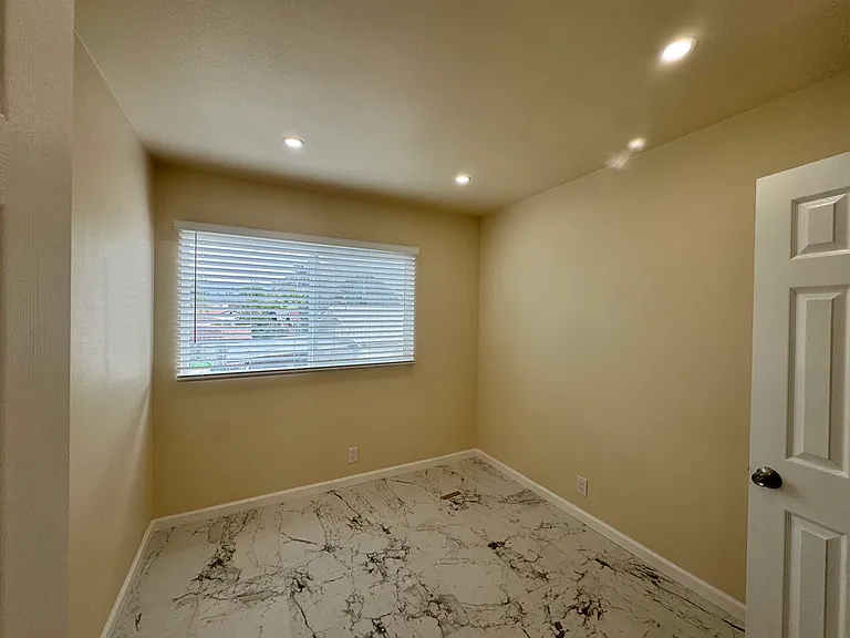 851 N San Antonio Ave #D — Photo 25
