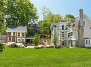 17-19 E Hills Rd, Westerly, RI 02891