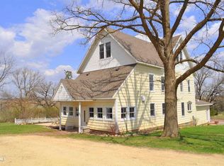 10558 N Coon Rd, Dakota, IL 61018