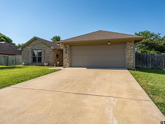 3rd image of 526 W Kingsway Dr