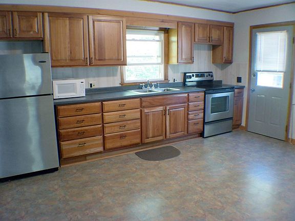 3rd image of 21 Tibbetts St