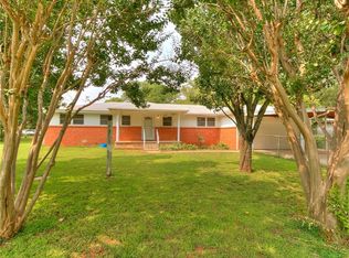 117 S Chris Ln, Mustang, OK 73064
