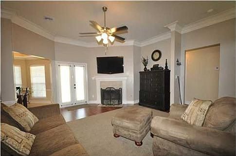2nd image of 126 Windermere Cir