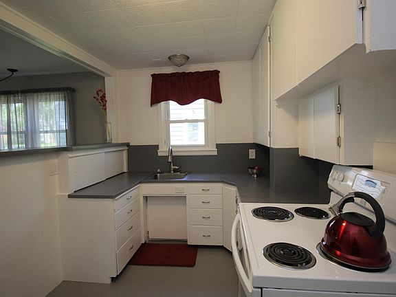 4th image of 1217 Douglas St