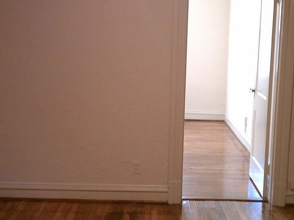 4th image of 4518 Grove Ave APT 01