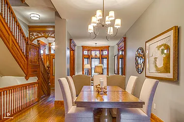 Rented by Dixon Advisory USA Inc.