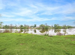 201 Smilie Rd, Holiday Lakes, TX 77515