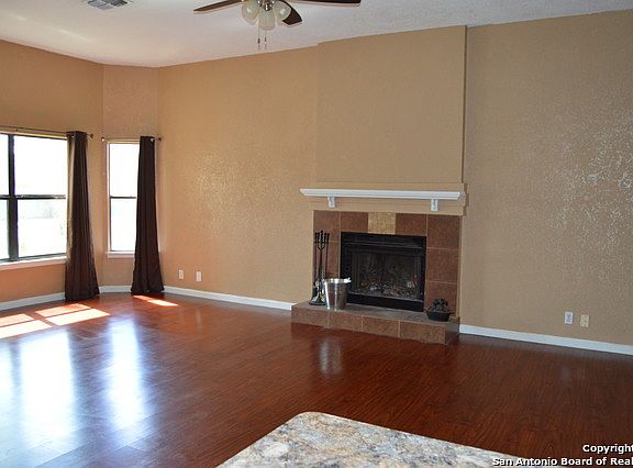 3rd image of 206 Saddlebrook Dr