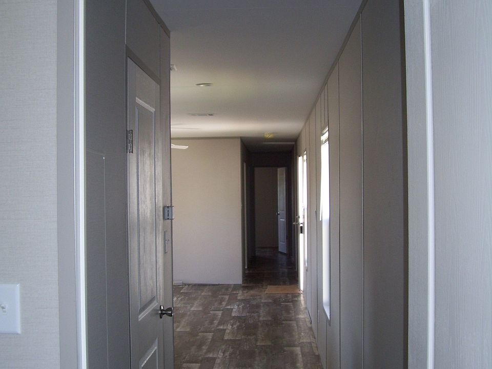 Building Photo 4