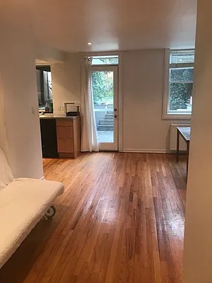 Rented by Alexander Bilu, LREB | media 12