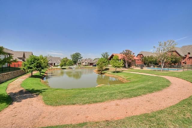 2nd image of 4810 Spicewood Ln
