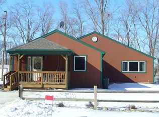 9247 Hillcrest Dr, Whitmore Lake, MI 48189