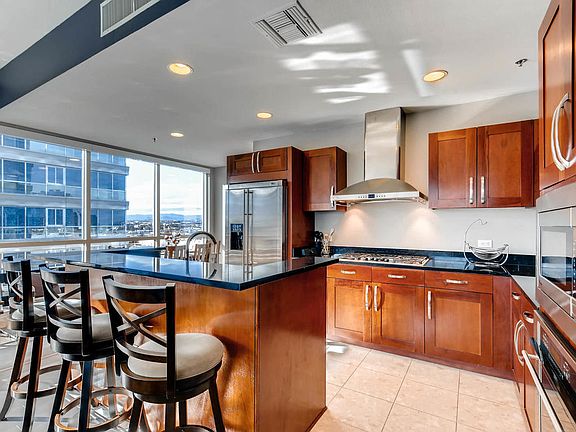 5th image of 4525 Dean Martin Dr Unit 912