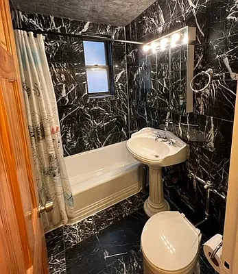 Sold by Dom Realty | media 12