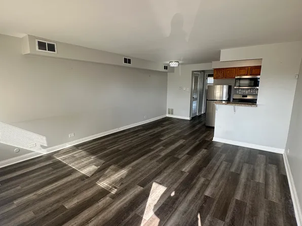 3018 E Cheltenham Pl #2B, Chicago, IL 60649