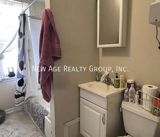 824 S Saint Bernard St #3 — Photo 9