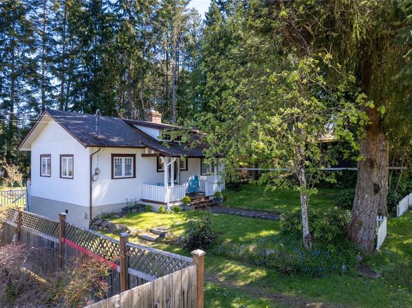 634 Jones St, Qualicum Beach, BC V9K 1H2