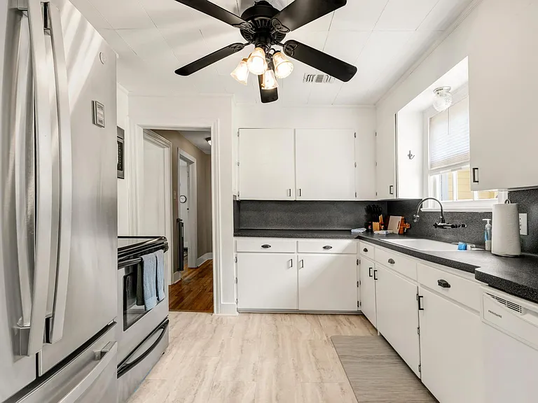 710 Inwood Dr — Photo 6