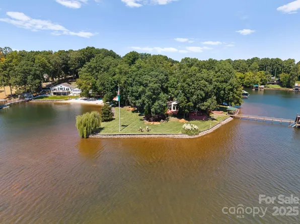 135 Bearcreek Rd, Mooresville, NC 28117