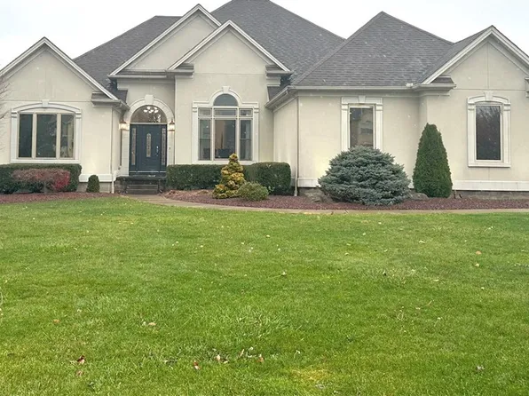 1110 Fox Den Trl, Canfield, OH 44406