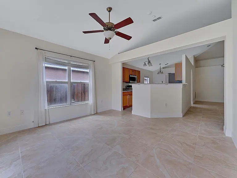 2111 Corner Point Ct — Photo 4