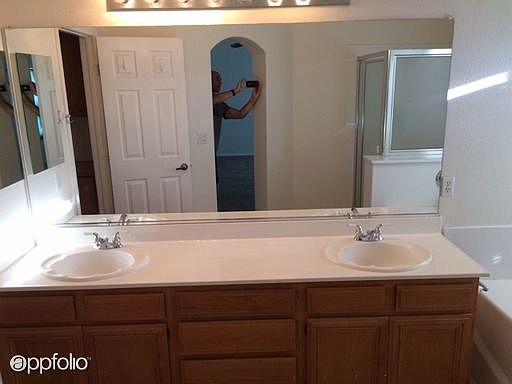 3rd image of 3017 Carbondale St