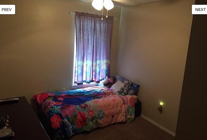 Middle bedroom