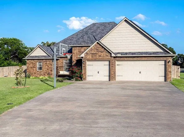 1212 NE Baybrook Dr, Elgin, OK 73538