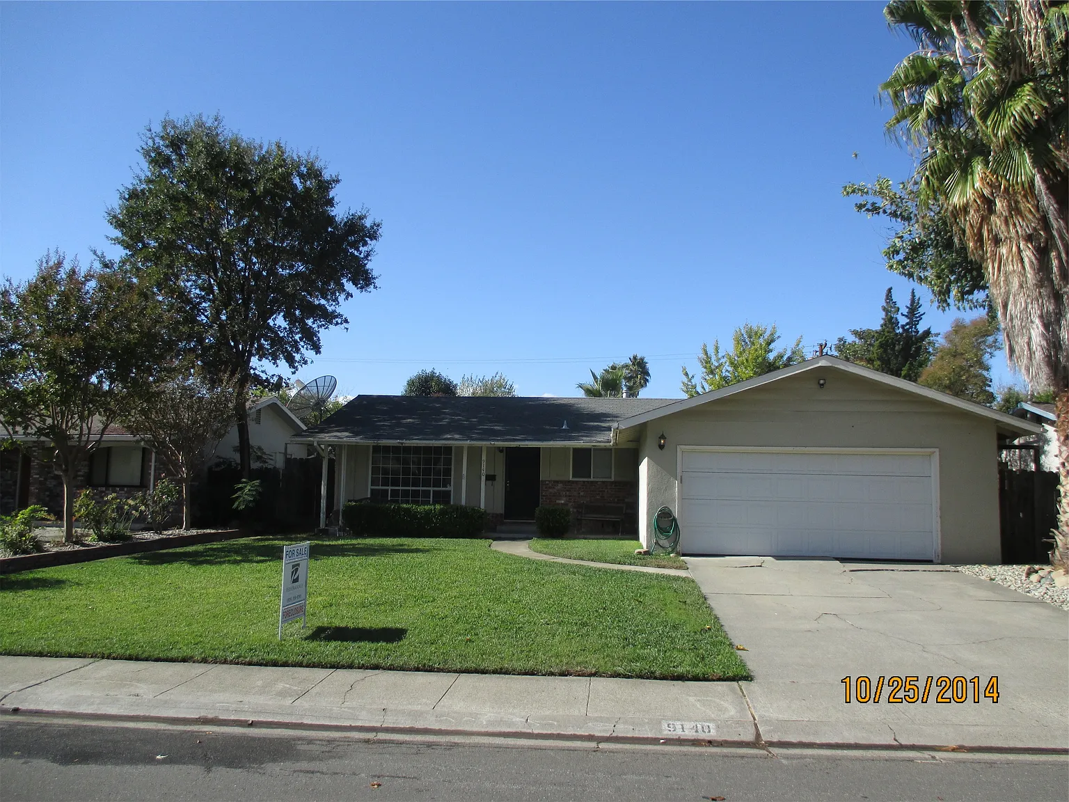 9140 Rosewood Dr photo 1