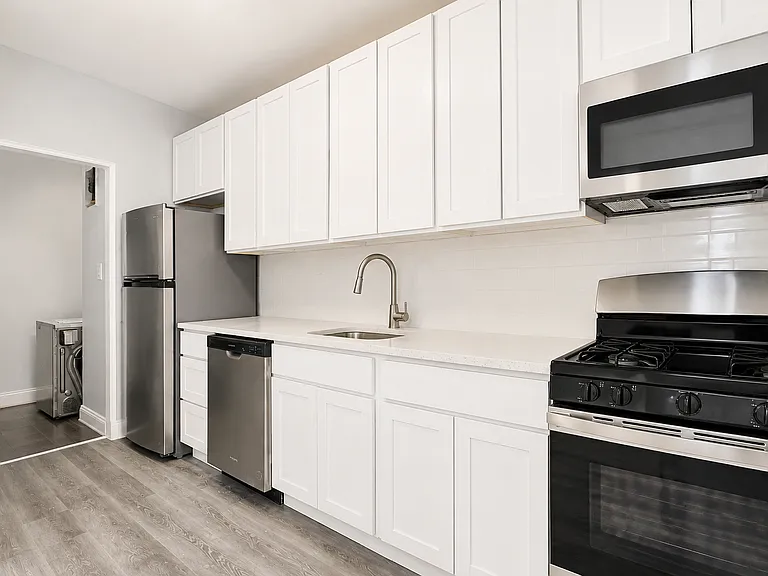 87 Post Ave #54 — Photo 10